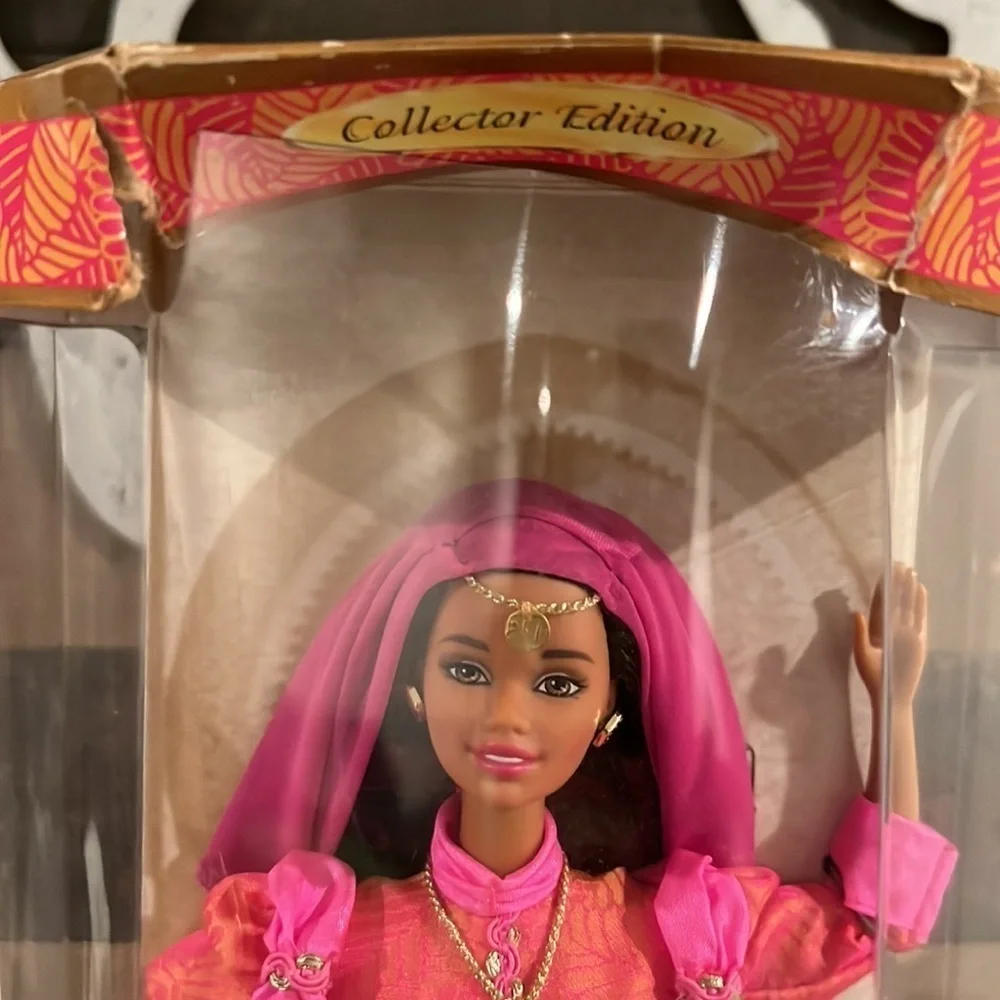 Moroccan Barbie (Dolls of the World Collection) New in Box - Picture 3 of 4